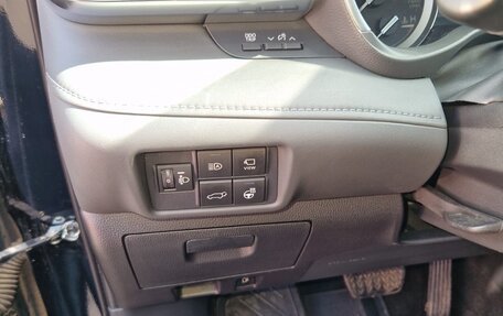 Toyota Highlander, 2021 год, 5 300 000 рублей, 10 фотография