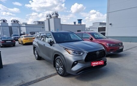 Toyota Highlander, 2021 год, 5 300 000 рублей, 5 фотография