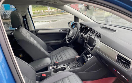 Volkswagen Touran III, 2022 год, 2 130 000 рублей, 6 фотография