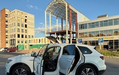 Volkswagen Touareg III, 2020 год, 4 799 999 рублей, 6 фотография