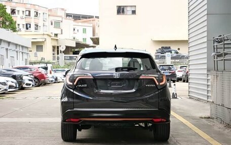 Honda Vezel, 2022 год, 1 320 000 рублей, 4 фотография