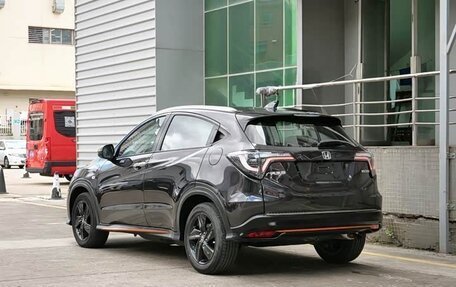 Honda Vezel, 2022 год, 1 320 000 рублей, 6 фотография