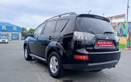 Mitsubishi Outlander III рестайлинг 3, 2010 год, 1 100 000 рублей, 2 фотография