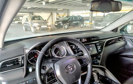 Toyota Camry, 2019 год, 2 750 000 рублей, 6 фотография