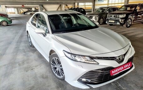 Toyota Camry, 2019 год, 2 750 000 рублей, 2 фотография