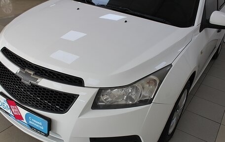 Chevrolet Cruze II, 2010 год, 749 000 рублей, 4 фотография