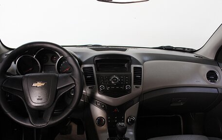 Chevrolet Cruze II, 2010 год, 749 000 рублей, 16 фотография