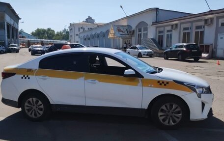 KIA Rio IV, 2021 год, 989 000 рублей, 2 фотография