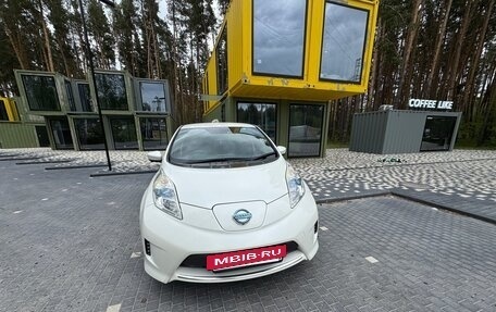 Nissan Leaf I, 2016 год, 850 000 рублей, 23 фотография