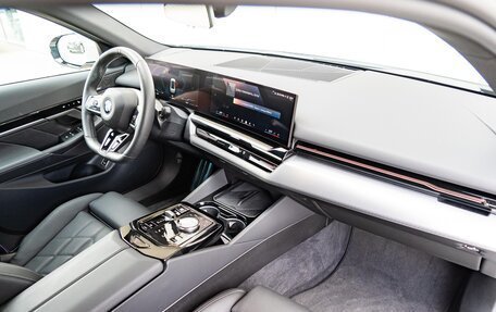 BMW 5 серия, 2024 год, 7 690 000 рублей, 11 фотография