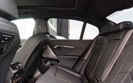 BMW 5 серия, 2024 год, 7 690 000 рублей, 14 фотография