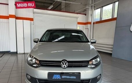 Volkswagen Polo VI (EU Market), 2011 год, 660 000 рублей, 2 фотография