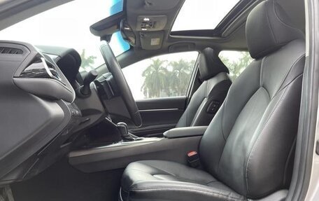 Toyota Camry, 2021 год, 2 390 000 рублей, 5 фотография