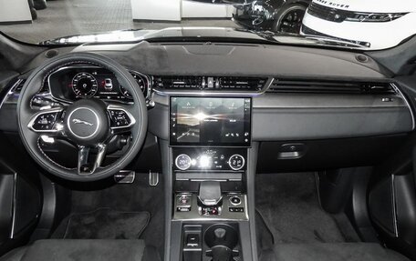Jaguar F-Pace, 2024 год, 14 950 000 рублей, 16 фотография