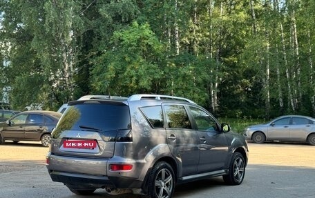 Mitsubishi Outlander III рестайлинг 3, 2010 год, 850 000 рублей, 7 фотография