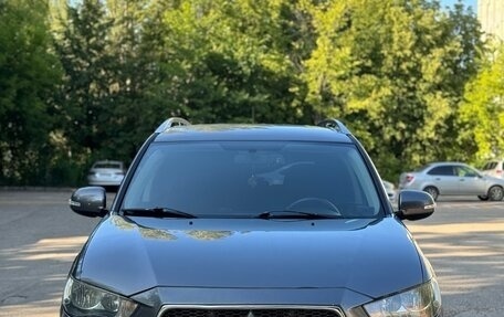 Mitsubishi Outlander III рестайлинг 3, 2010 год, 850 000 рублей, 2 фотография
