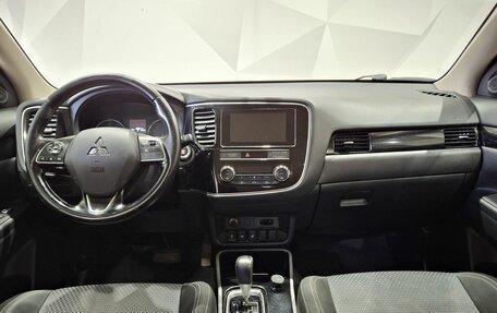 Mitsubishi Outlander III рестайлинг 3, 2019 год, 2 030 000 рублей, 9 фотография