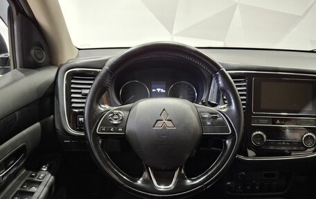 Mitsubishi Outlander III рестайлинг 3, 2019 год, 2 030 000 рублей, 10 фотография