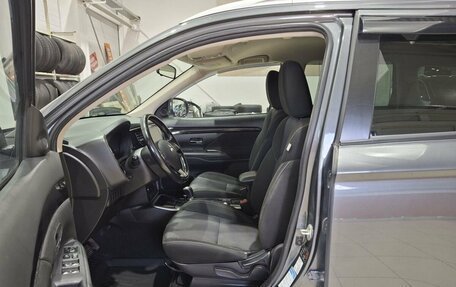 Mitsubishi Outlander III рестайлинг 3, 2019 год, 2 030 000 рублей, 21 фотография