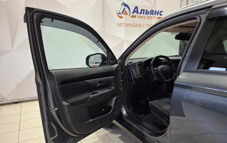 Mitsubishi Outlander III рестайлинг 3, 2019 год, 2 030 000 рублей, 26 фотография