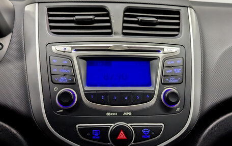 Hyundai Solaris II рестайлинг, 2012 год, 750 000 рублей, 15 фотография