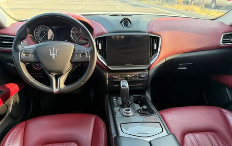 Maserati Ghibli, 2022 год, 4 200 000 рублей, 9 фотография