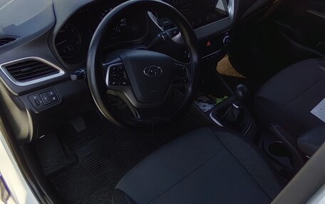Hyundai Solaris II рестайлинг, 2018 год, 1 100 000 рублей, 6 фотография