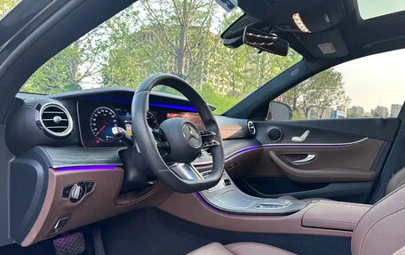 Mercedes-Benz E-Класс, 2021 год, 3 500 000 рублей, 5 фотография