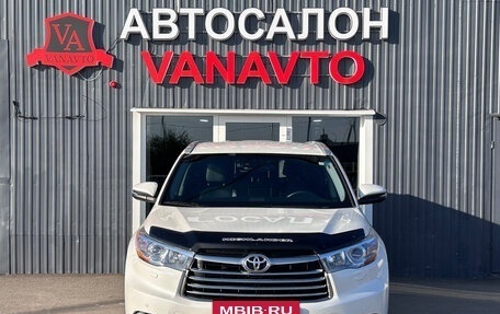 Toyota Highlander III, 2014 год, 3 052 000 рублей, 2 фотография