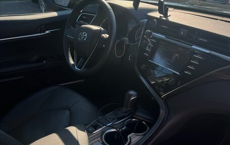 Toyota Camry, 2018 год, 3 000 000 рублей, 10 фотография