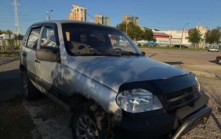 Chevrolet Niva I рестайлинг, 2005 год, 185 000 рублей, 2 фотография