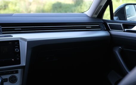Volkswagen Passat B8 рестайлинг, 2017 год, 1 449 000 рублей, 13 фотография