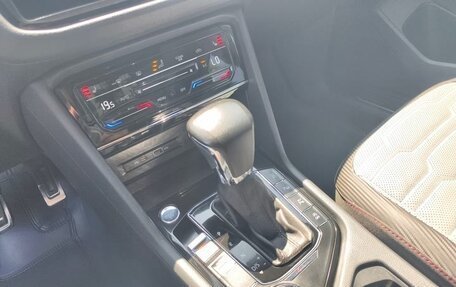Volkswagen Tiguan II, 2021 год, 3 380 000 рублей, 13 фотография