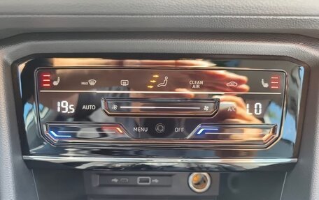 Volkswagen Tiguan II, 2021 год, 3 380 000 рублей, 12 фотография