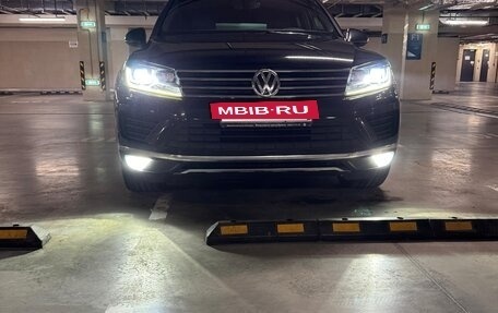 Volkswagen Touareg III, 2017 год, 3 990 000 рублей, 2 фотография