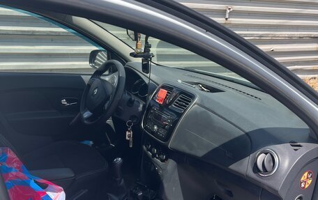 Renault Logan II, 2015 год, 750 000 рублей, 6 фотография