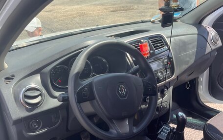 Renault Logan II, 2015 год, 750 000 рублей, 7 фотография