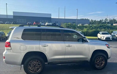 Toyota Land Cruiser 200, 2021 год, 5 866 000 рублей, 2 фотография