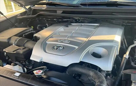 Toyota Land Cruiser 200, 2021 год, 5 866 000 рублей, 12 фотография