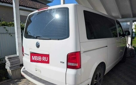 Volkswagen Caravelle T5, 2015 год, 1 900 000 рублей, 4 фотография
