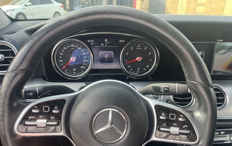 Mercedes-Benz E-Класс, 2019 год, 2 100 000 рублей, 13 фотография