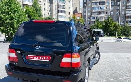 Toyota Land Cruiser 100 рестайлинг 2, 2004 год, 1 800 000 рублей, 8 фотография