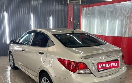 Hyundai Solaris II рестайлинг, 2011 год, 530 000 рублей, 2 фотография