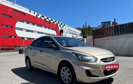 Hyundai Solaris II рестайлинг, 2011 год, 530 000 рублей, 16 фотография