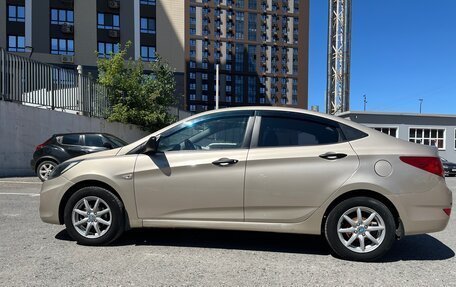 Hyundai Solaris II рестайлинг, 2011 год, 530 000 рублей, 20 фотография