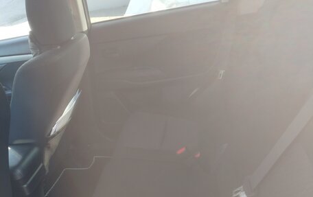 Mitsubishi Outlander III рестайлинг 3, 2012 год, 1 090 000 рублей, 15 фотография
