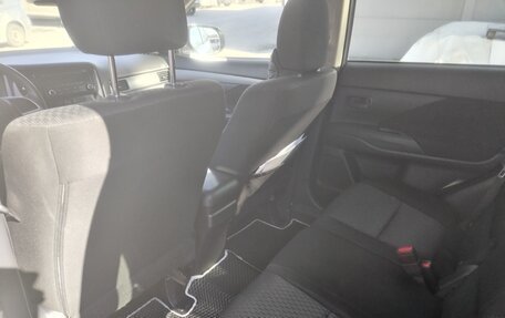 Mitsubishi Outlander III рестайлинг 3, 2012 год, 1 090 000 рублей, 18 фотография
