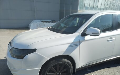 Mitsubishi Outlander III рестайлинг 3, 2012 год, 1 090 000 рублей, 25 фотография