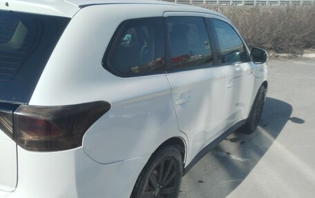 Mitsubishi Outlander III рестайлинг 3, 2012 год, 1 090 000 рублей, 32 фотография