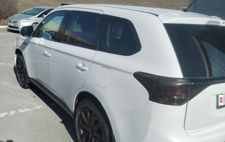 Mitsubishi Outlander III рестайлинг 3, 2012 год, 1 090 000 рублей, 34 фотография
